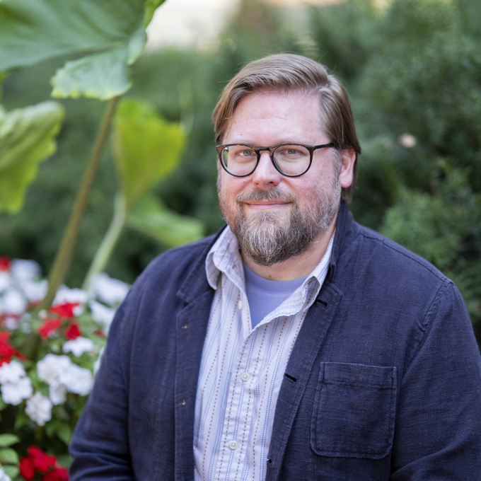 Headshot of Derick Mattern